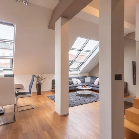 Appartamento Luxury Duplex With Terrace Praga